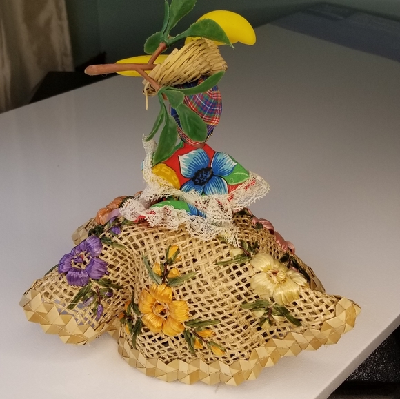 Vintage souvenir Bahamas doll - Picture 4 of 6